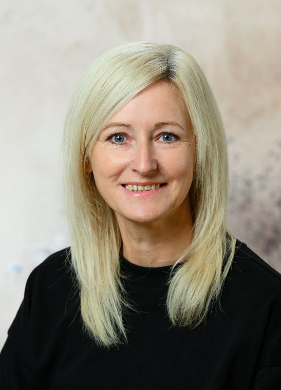 Martina WEINHART